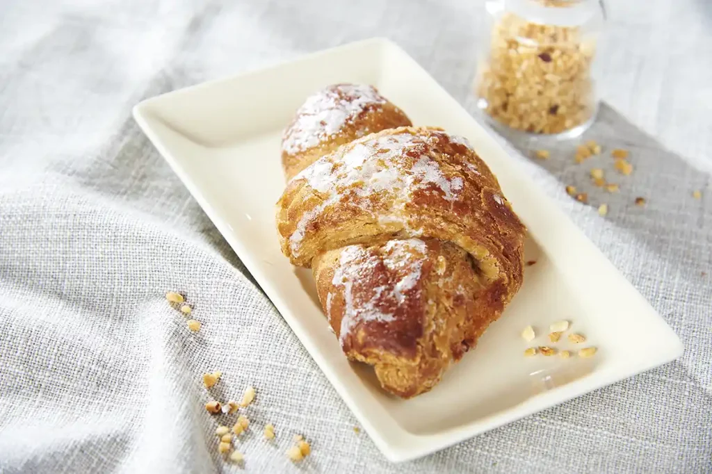 Croissant aux amandes artisanal sans gluten et sans lactose | La Mie Lucius